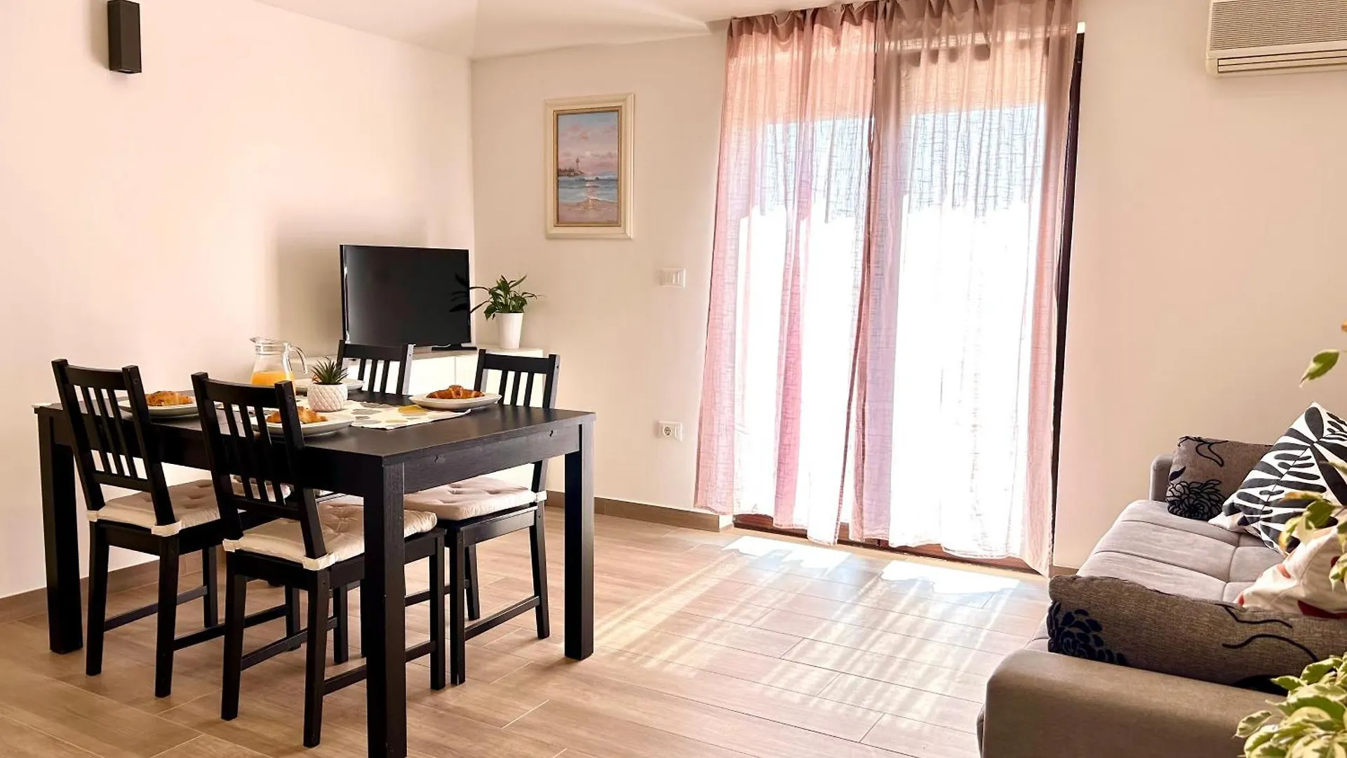 Apartments Ana  Novigrad (Istria)